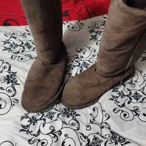 BEARPAW Brown Suede Women's Boots